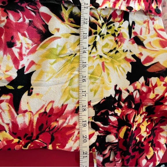 Joseph A Three-quarter Sleeve Cardigan Floral Sweater - Picture 5 of 6